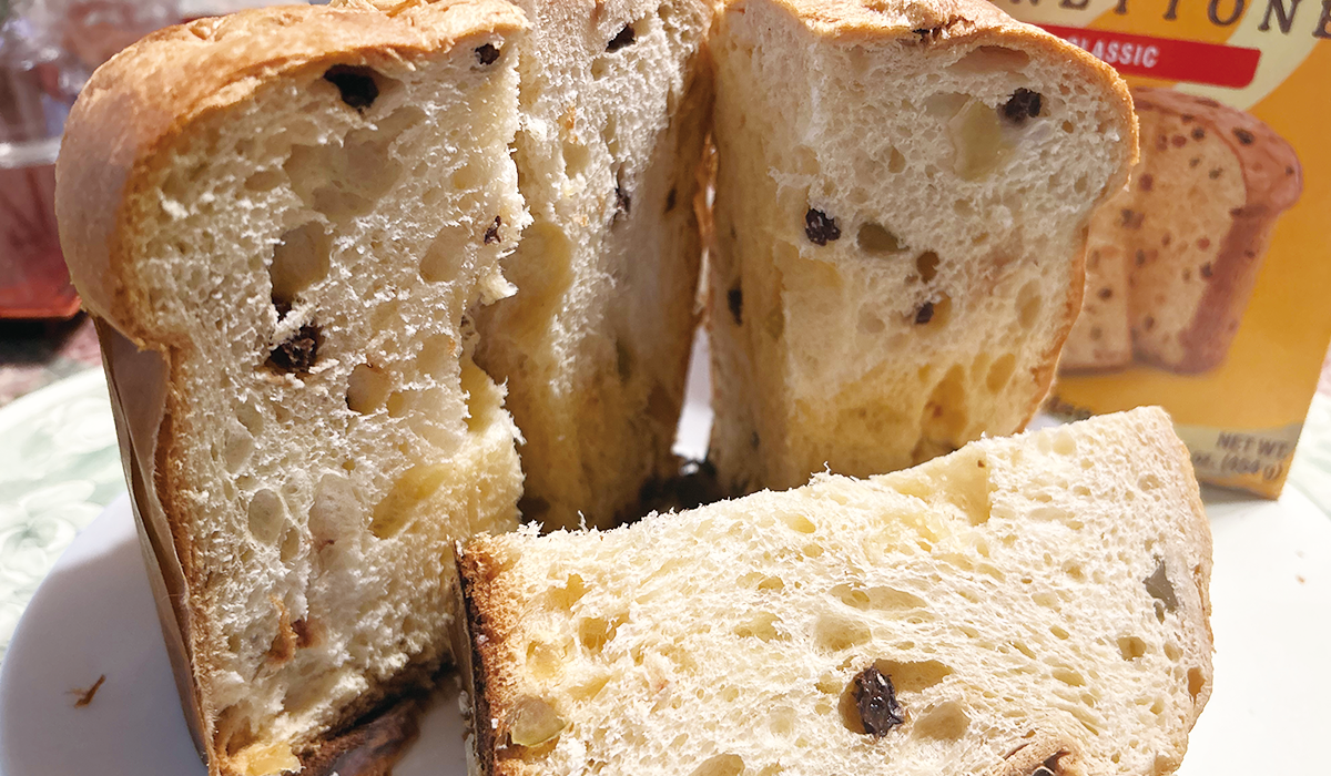 BAUDUCCOのパネトーンを切ったところ